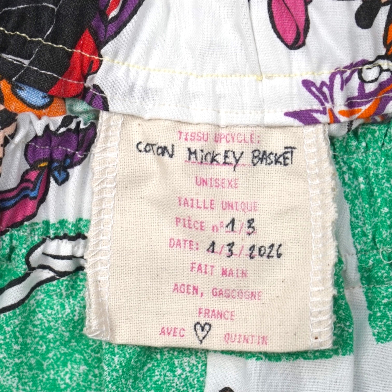 Short parachute Mickey Basket 2 – Coton upcyclé – Taille unique S à L – Unisexe – Collection Pop Culture – Quintín