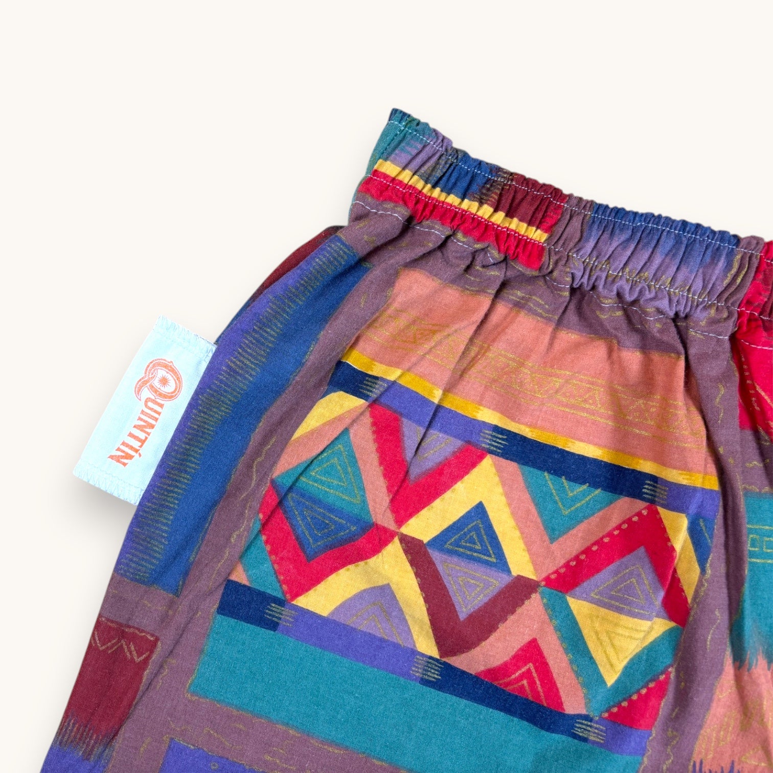 Short parachute 80's – Coton upcyclé – Taille unique S à L – Unisexe – Collection Géométrique – Quintín