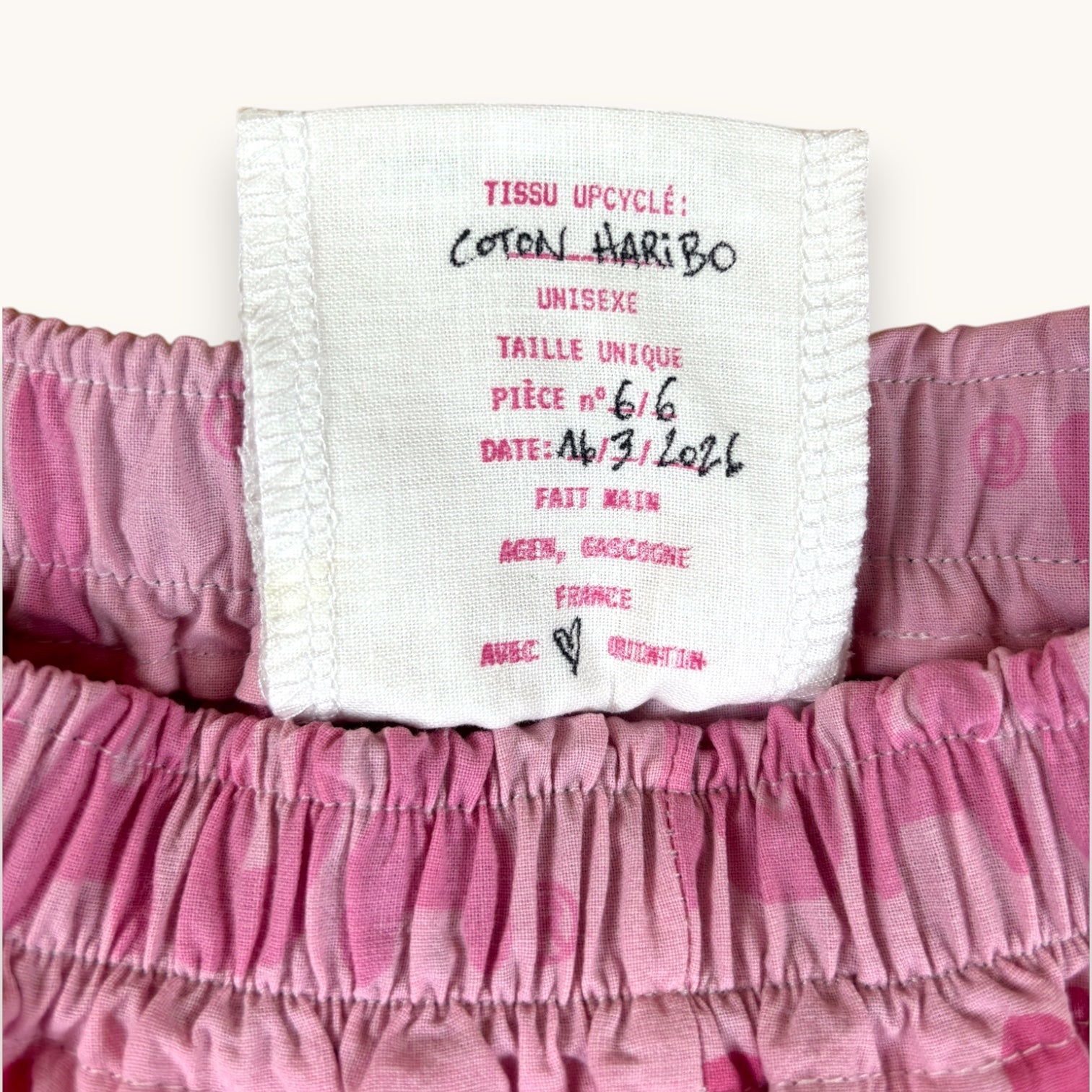 Short parachute Haribo Rose – Coton upcyclé – Taille unique S à L – Unisexe – Collection Pop Culture – Quintín