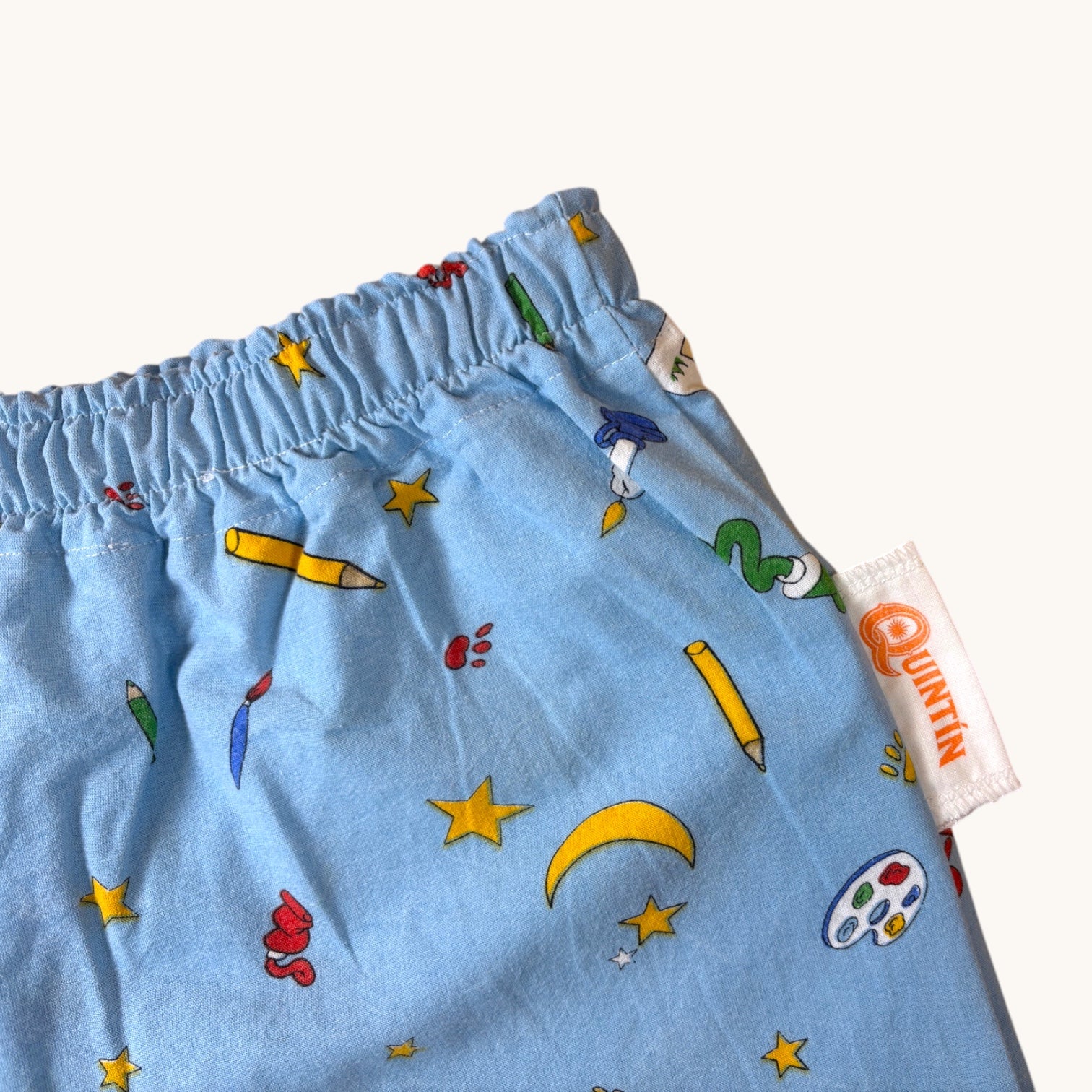 Short parachute Oui-oui n°3 – Coton upcyclé – Taille unique S à L – Unisexe – Collection Pop Culture – Quintín