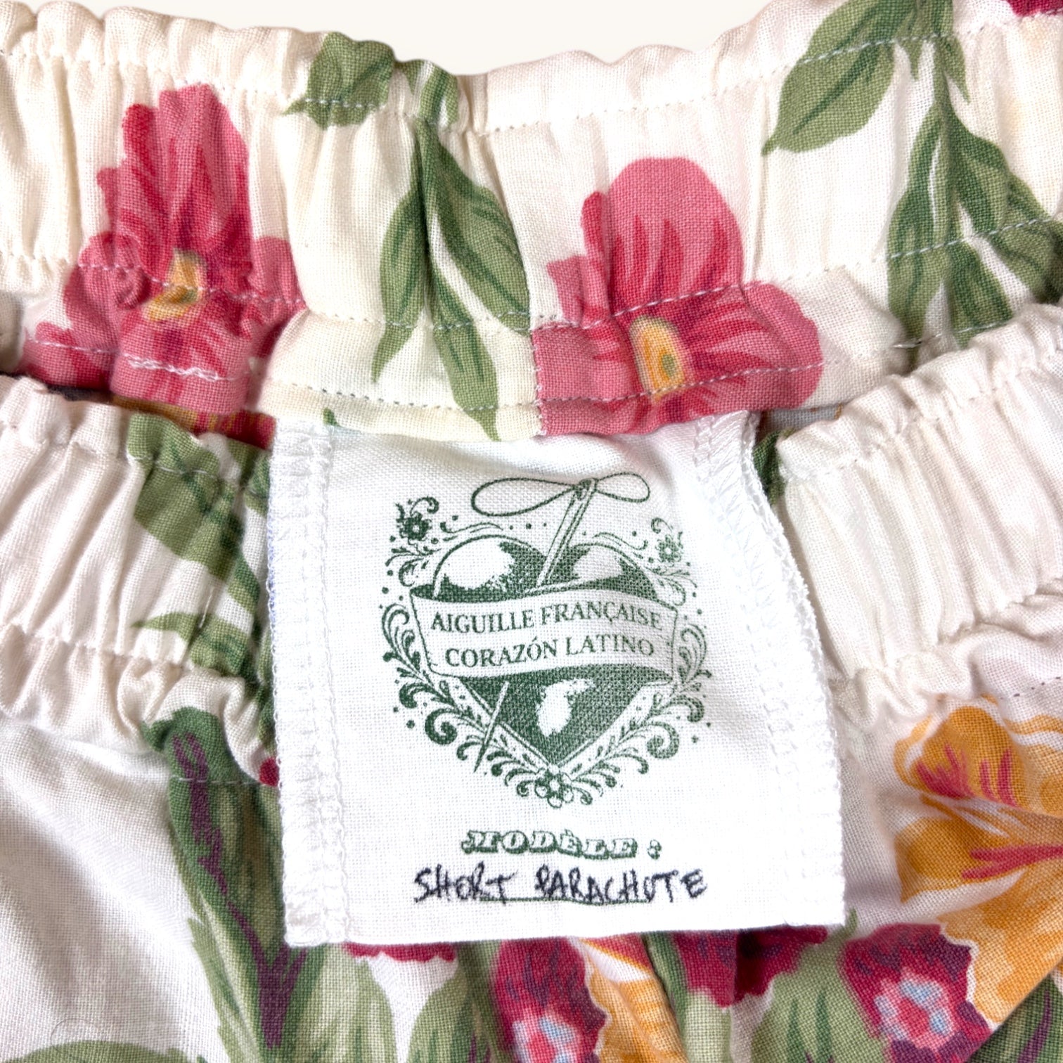 Short parachute Fleurs British – Coton upcyclé – Taille unique S à L – Unisexe – Collection Fleurs – Quintín