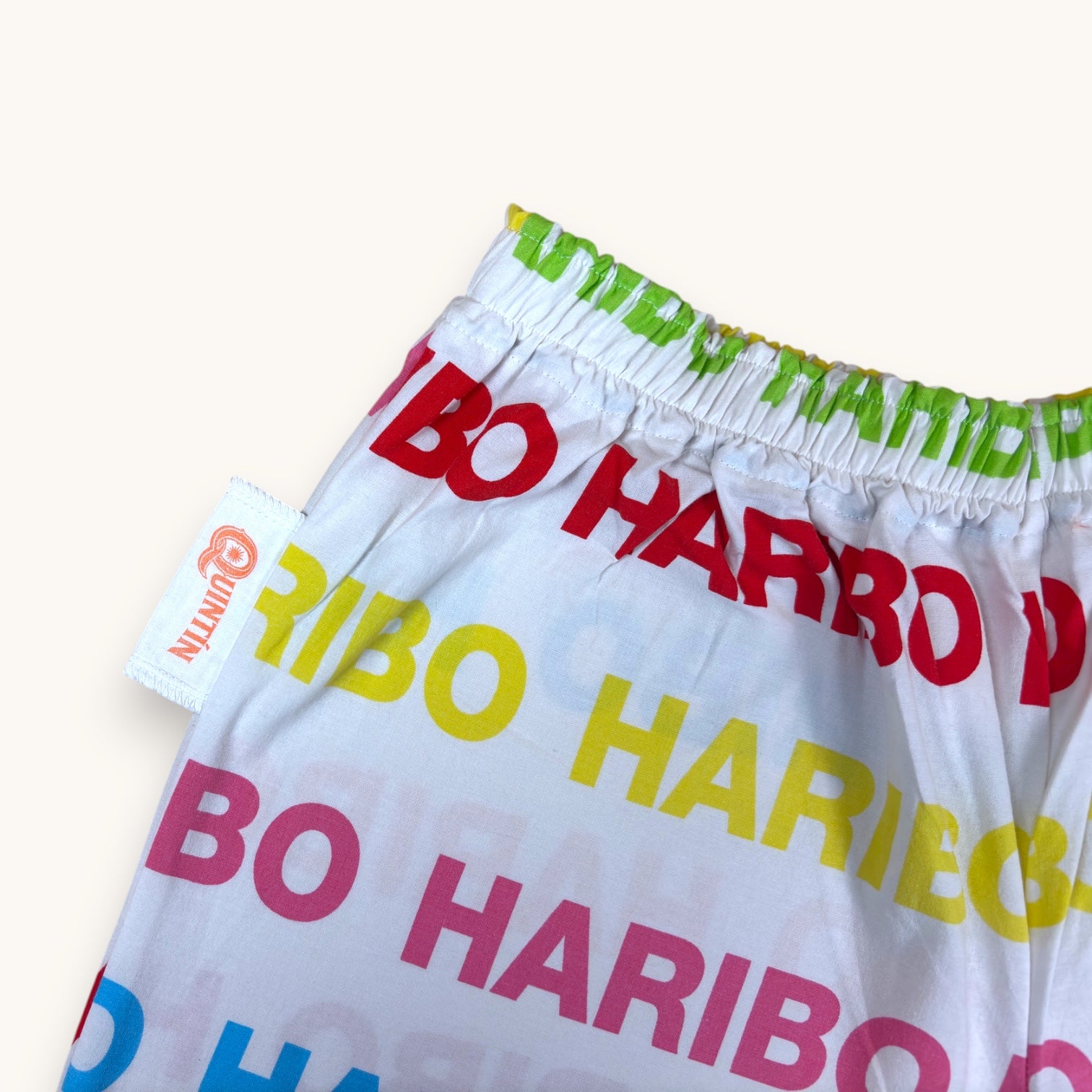 Short parachute Haribo n°2 – Coton upcyclé – Taille unique S à L – Unisexe – Collection Pop Culture – Quintín