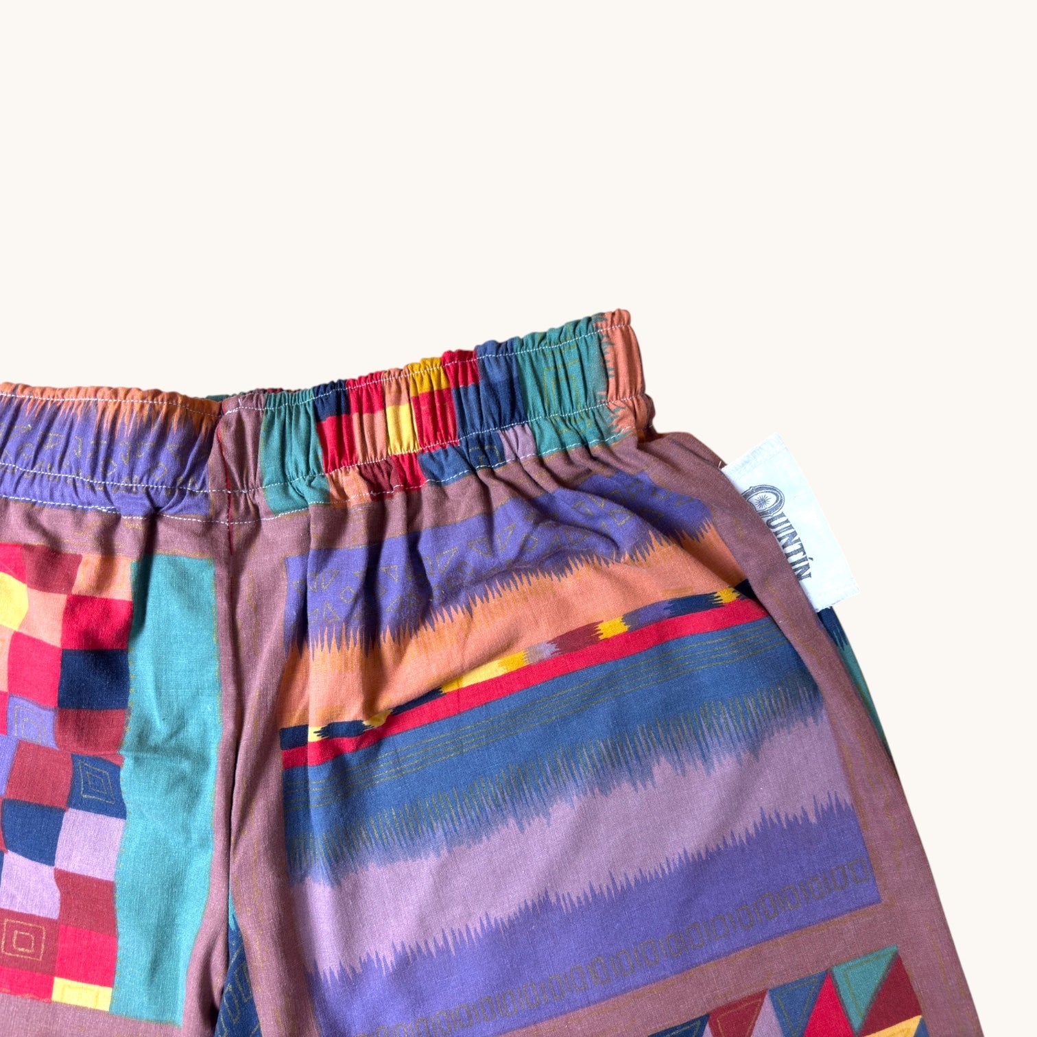 Short long 80's – Coton upcyclé – Taille unique S à L – Unisexe – Collection Géométrique – Quintín