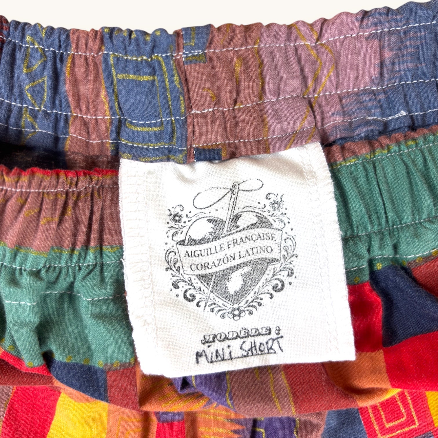 Mini-short 80's – Coton upcyclé – Taille unique S à L – Unisexe – Collection Géométrique – Quintín
