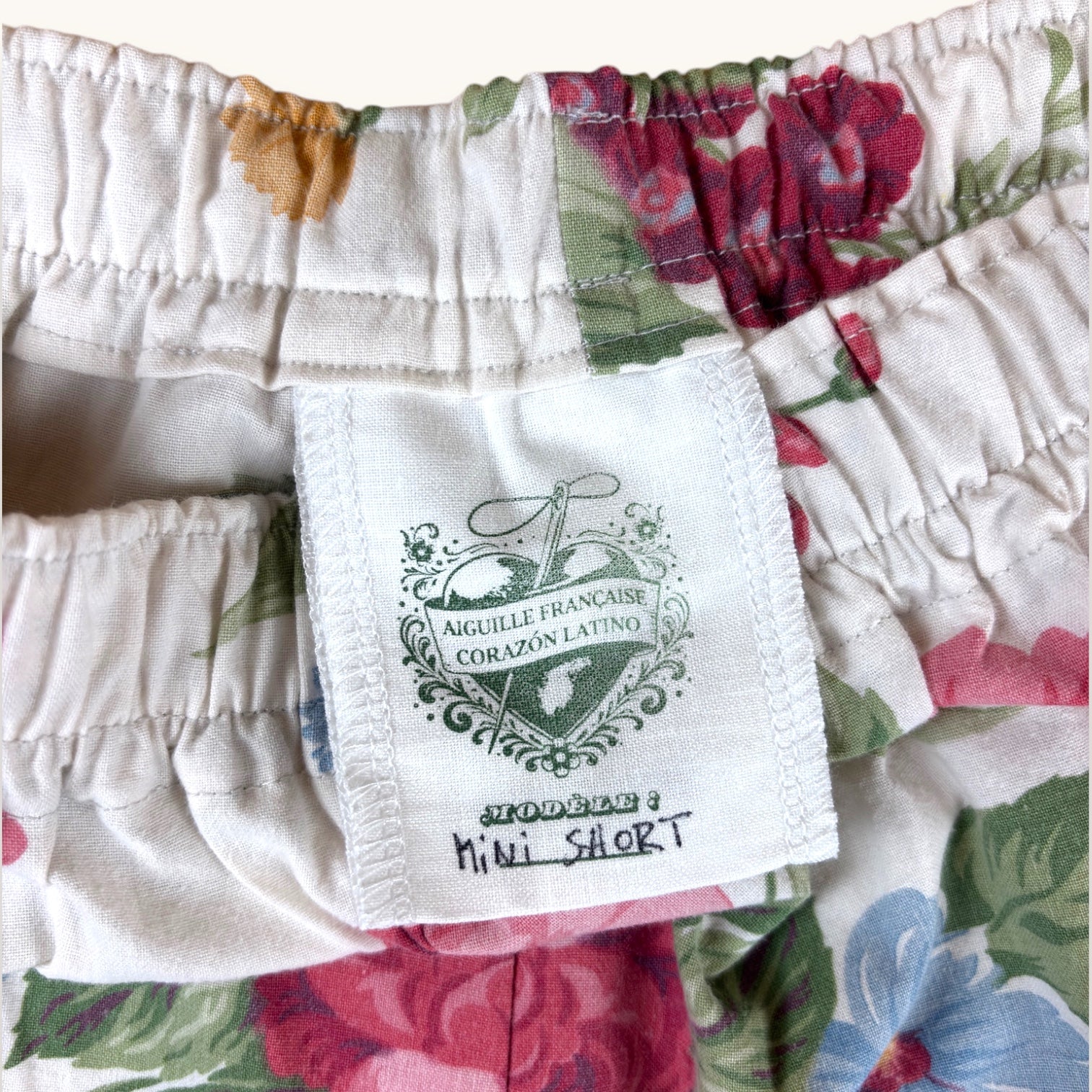 Mini-short Fleurs British n°2 – Coton upcyclé – Taille unique S à L – Unisexe – Collection Fleurs – Quintín