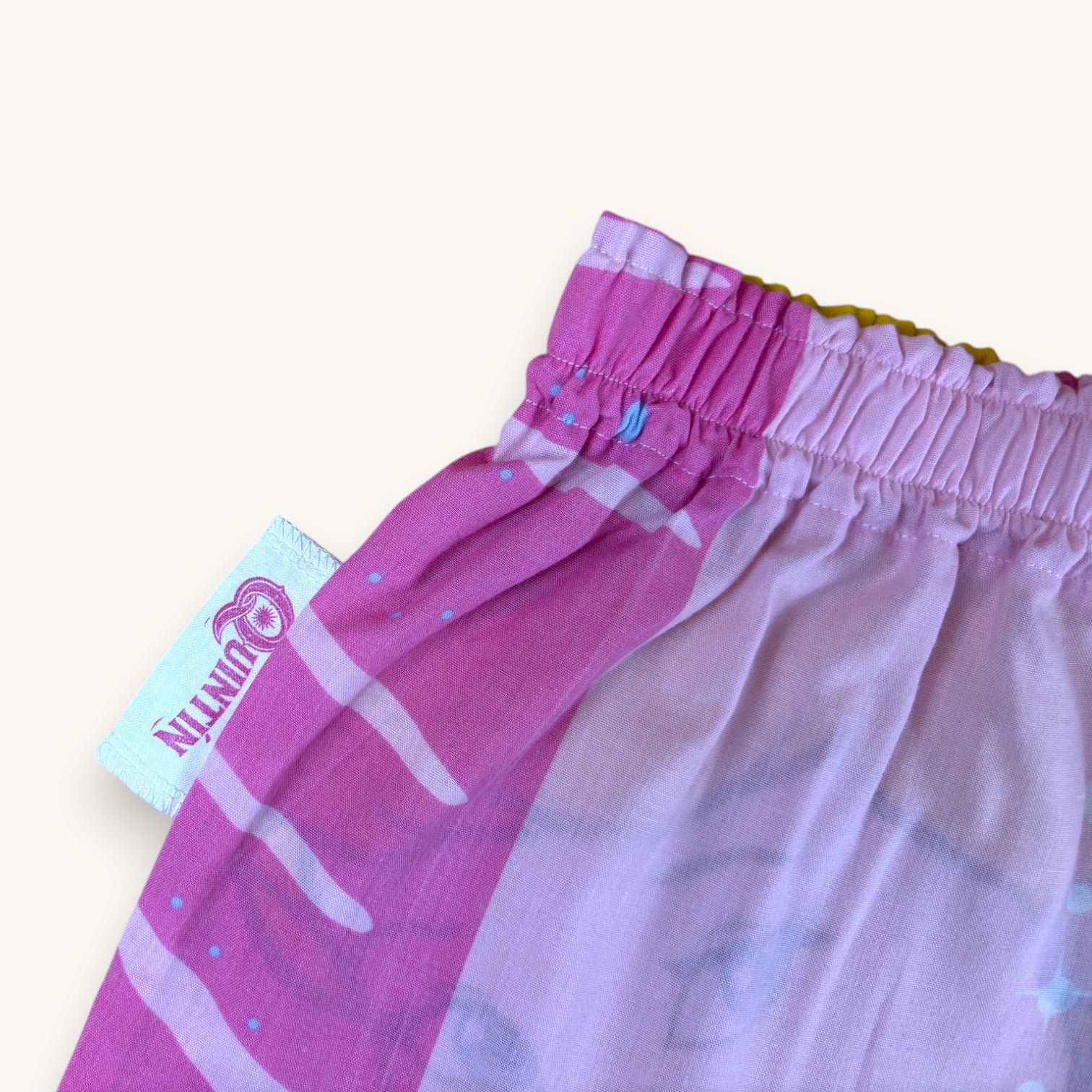 Mini-short Princesse – Coton upcyclé – Taille unique S à L – Unisexe – Collection Pop Culture / Rose Bonbon – Quintín