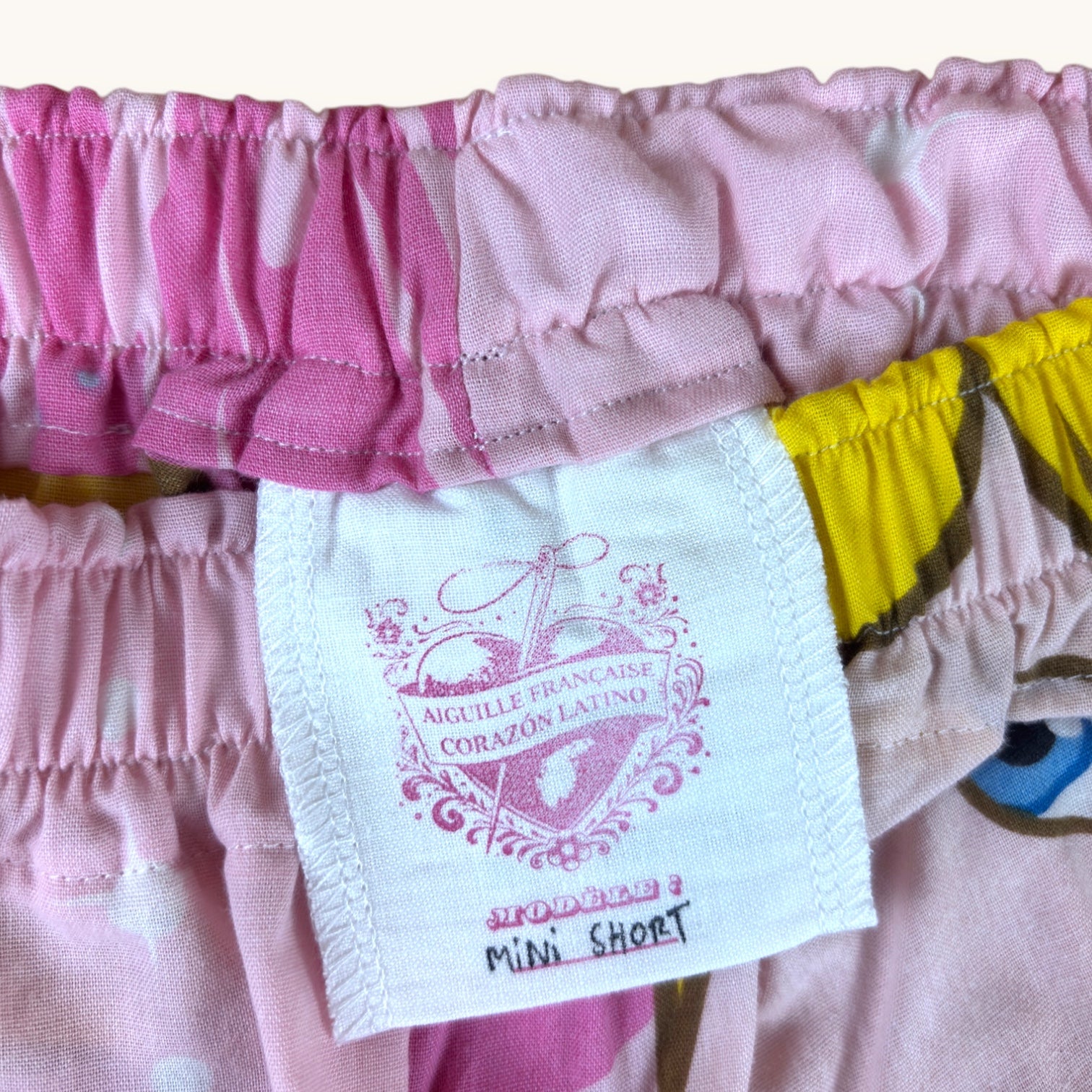Mini-short Princesse – Coton upcyclé – Taille unique S à L – Unisexe – Collection Pop Culture / Rose Bonbon – Quintín
