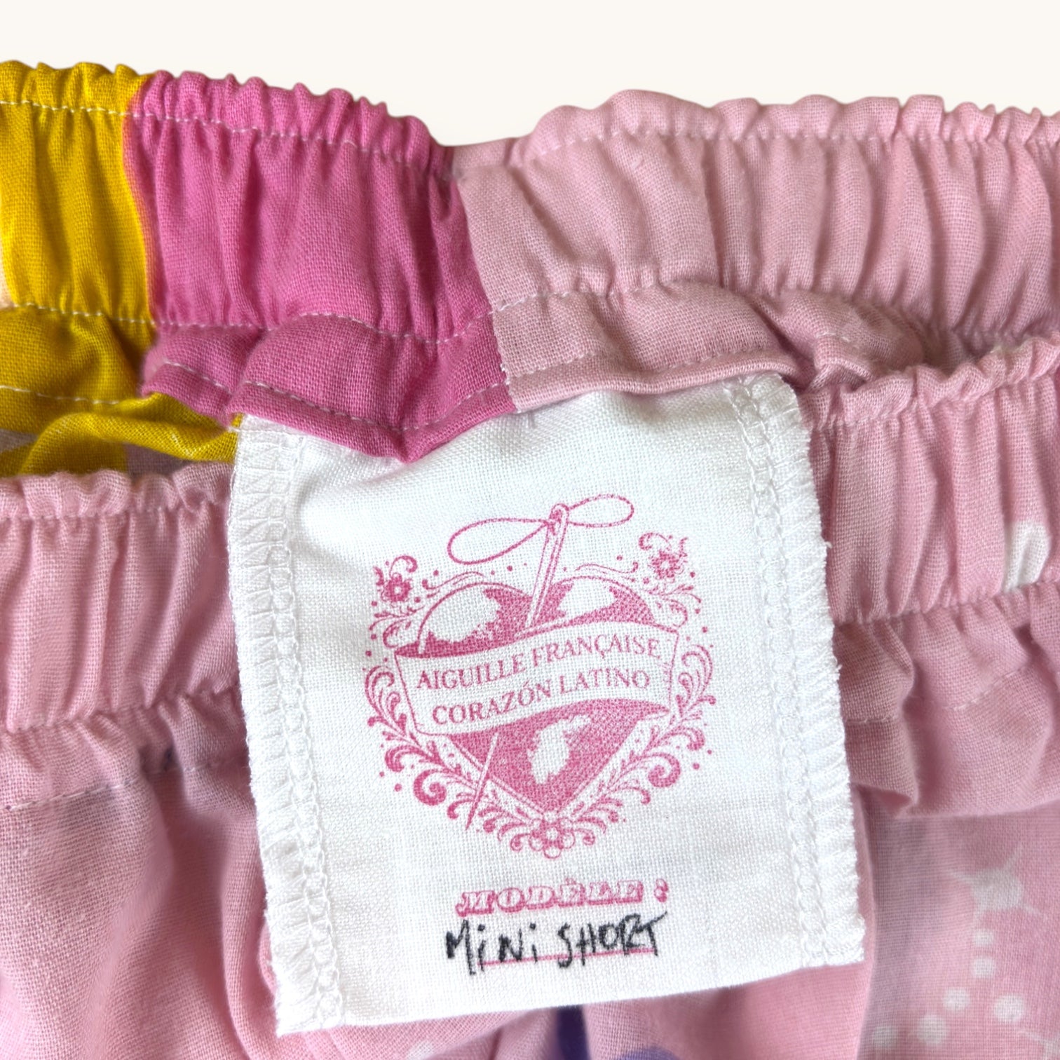 Mini-short Princesse n°2 – Coton upcyclé – Taille unique S à L – Unisexe – Collection Pop Culture / Rose Bonbon – Quintín