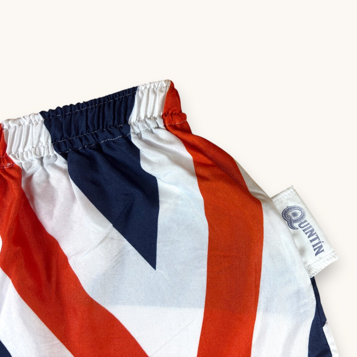 Mini-short Union Jack n°2 – Polyester upcyclé – Taille unique S à L – Unisexe – Collection Pop Culture /Rayé – Quintín