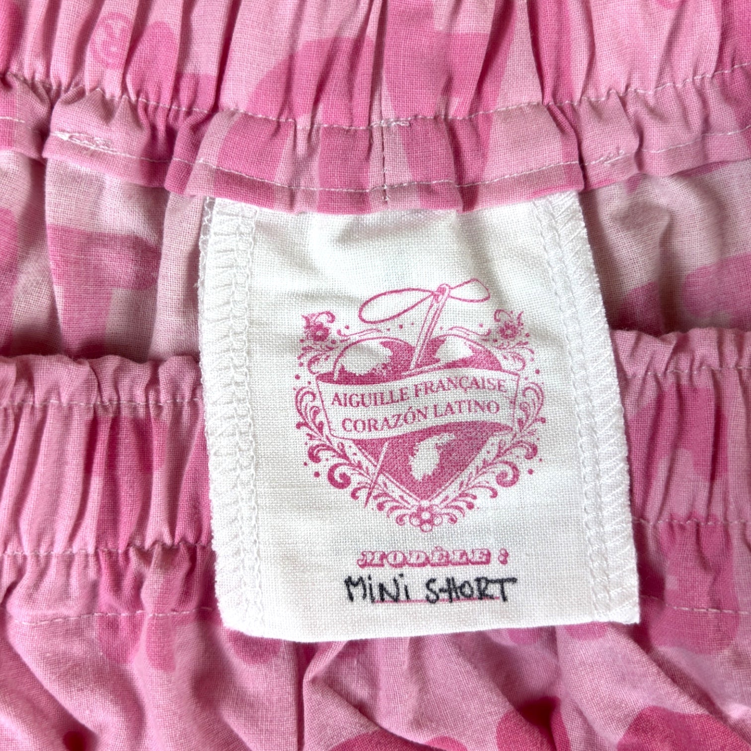 Mini-short Haribo Rose n°2 – Coton upcyclé – Taille unique S à L – Unisexe – Collection Pop Culture / Rose Bonbon – Quintín
