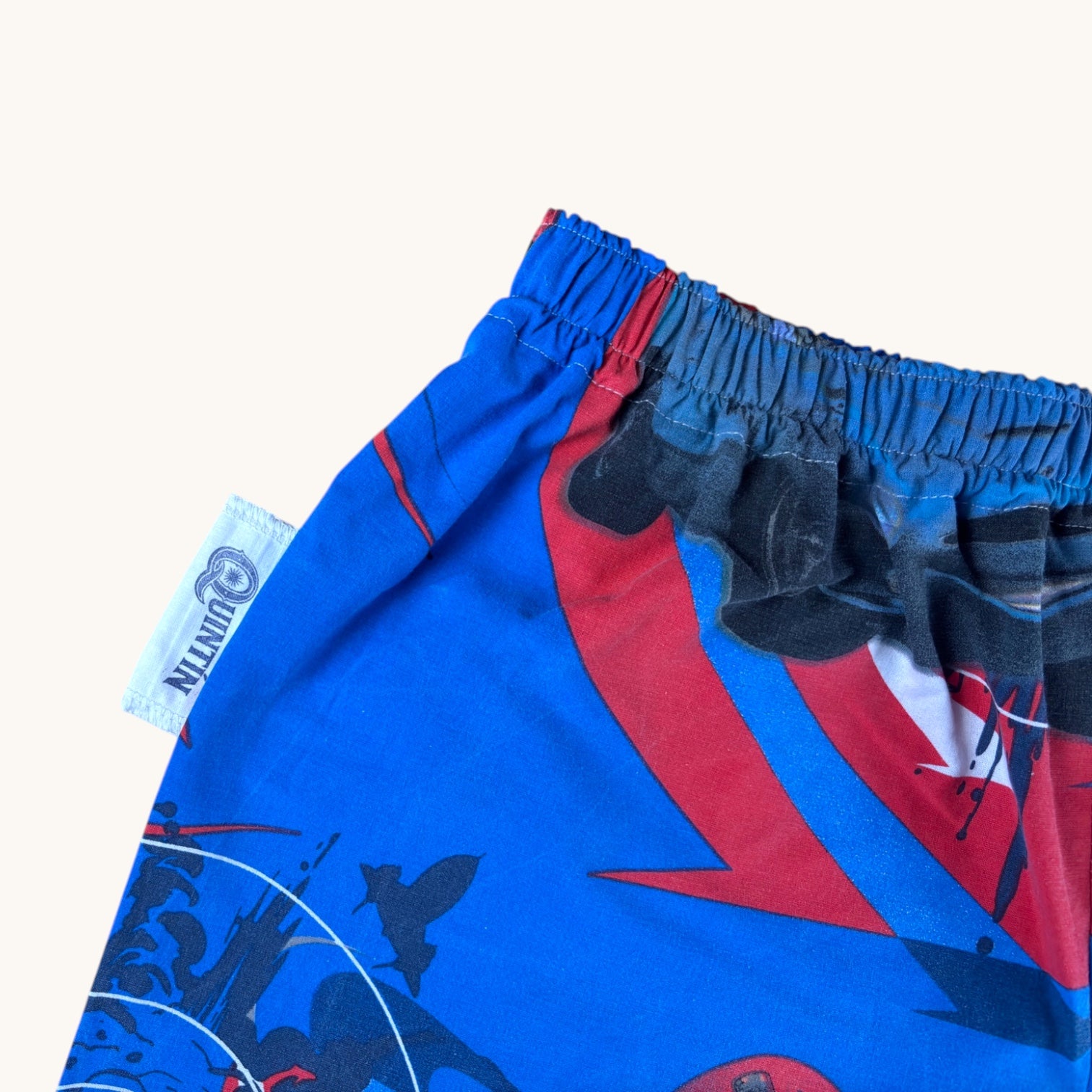 Short parachute Cars n°2 – Coton upcyclé – Taille unique S à L – Unisexe – Collection Pop Culture – Quintín