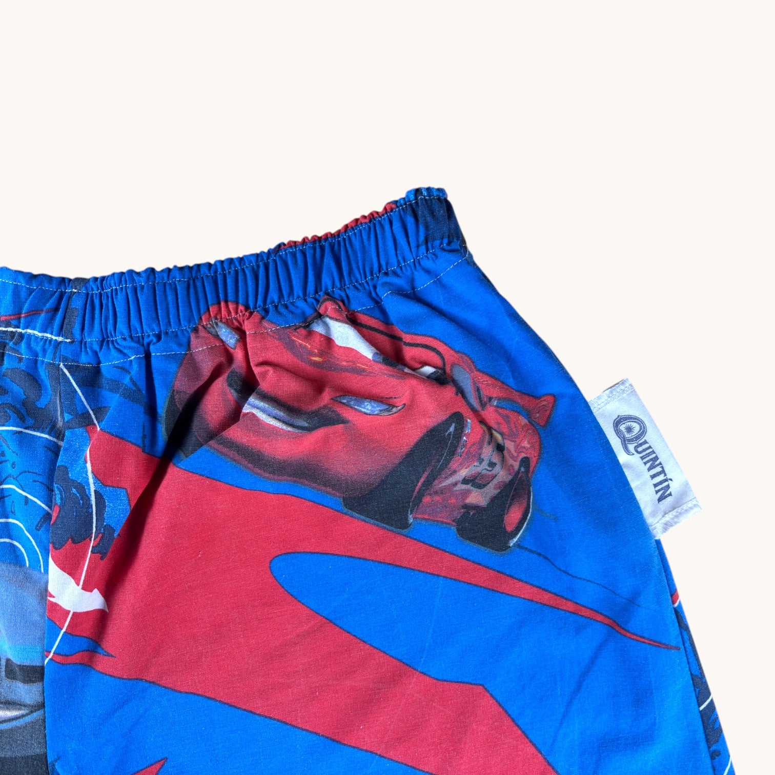 Short parachute Cars n°2 – Coton upcyclé – Taille unique S à L – Unisexe – Collection Pop Culture – Quintín