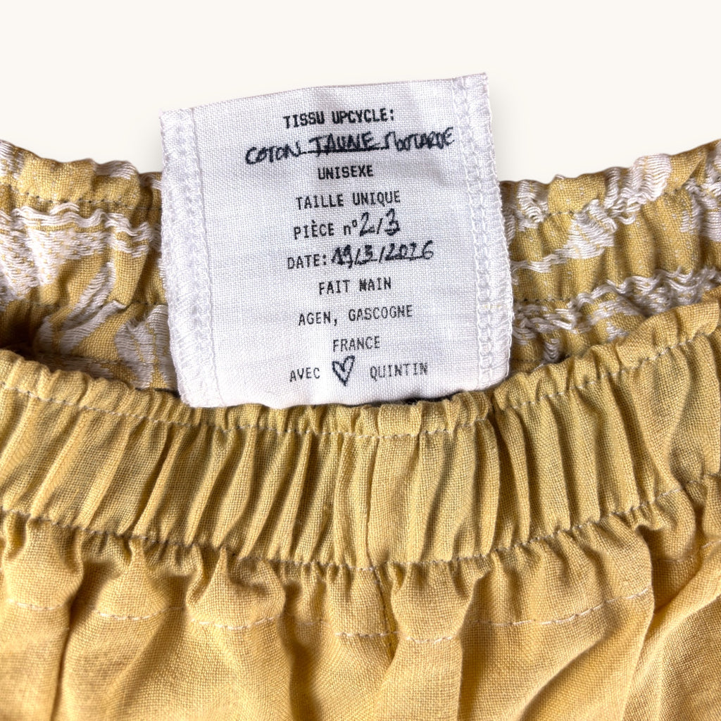 Mini-short Fleurs brodées Moutarde – Coton upcyclé – Taille unique S à L – Unisexe – Collection Fleurs – Quintín