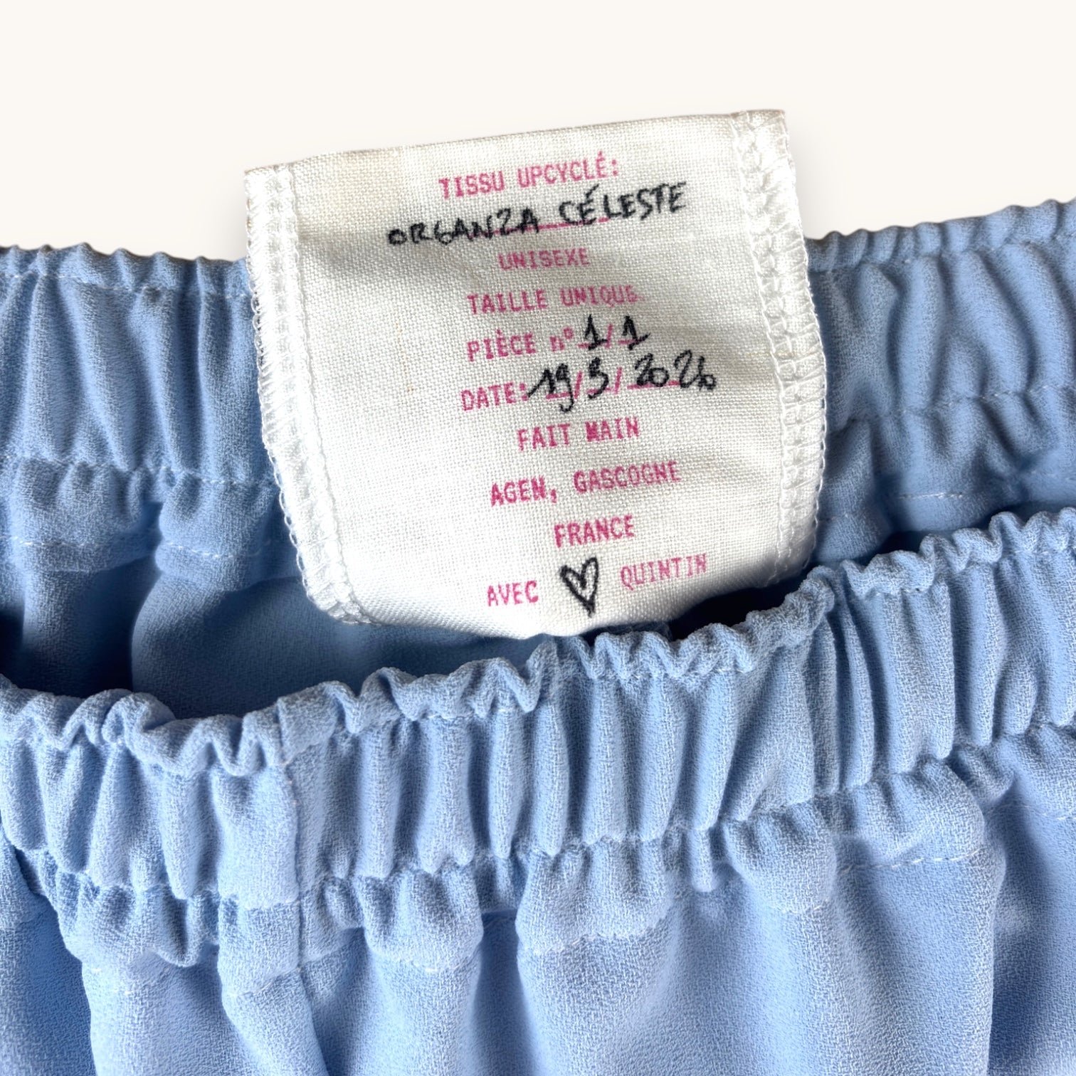 Mini-short Bleu céleste – Organza upcyclé – Taille unique S à L – Unisexe – Collection Couleurs Unies – Quintín