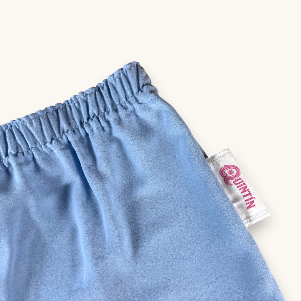 Mini-short Bleu céleste – Organza upcyclé – Taille unique S à L – Unisexe – Collection Couleurs Unies – Quintín
