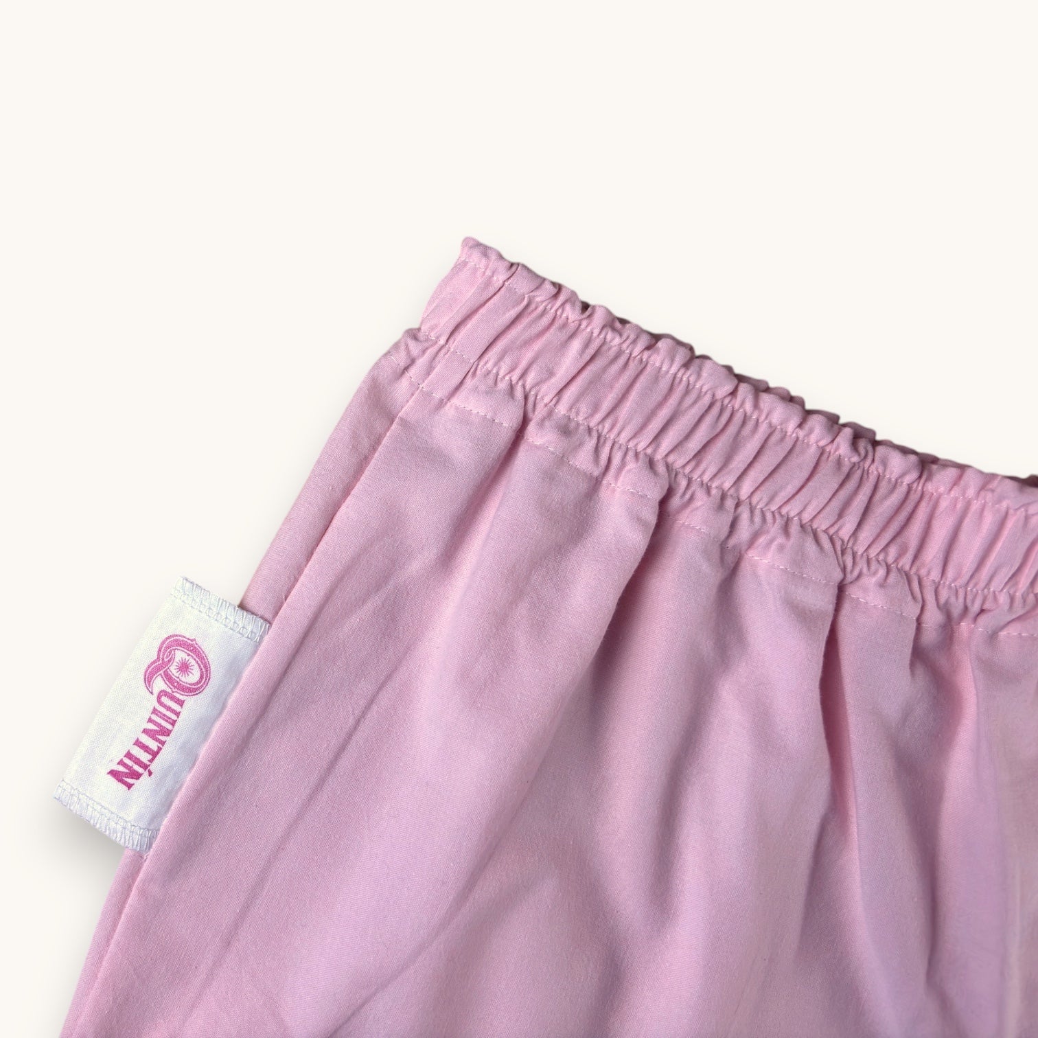 Mini-short Rose Uni – Coton upcyclé – Taille unique S à L – Unisexe – Collection Rose Bonbon / Couleurs unies – Quintín