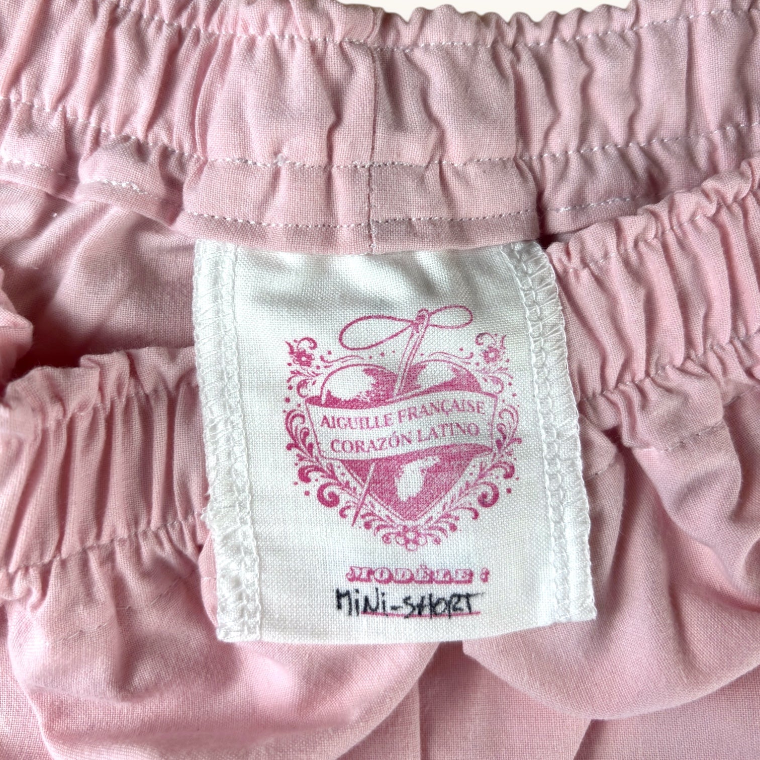 Mini-short Rose Uni – Coton upcyclé – Taille unique S à L – Unisexe – Collection Rose Bonbon / Couleurs unies – Quintín