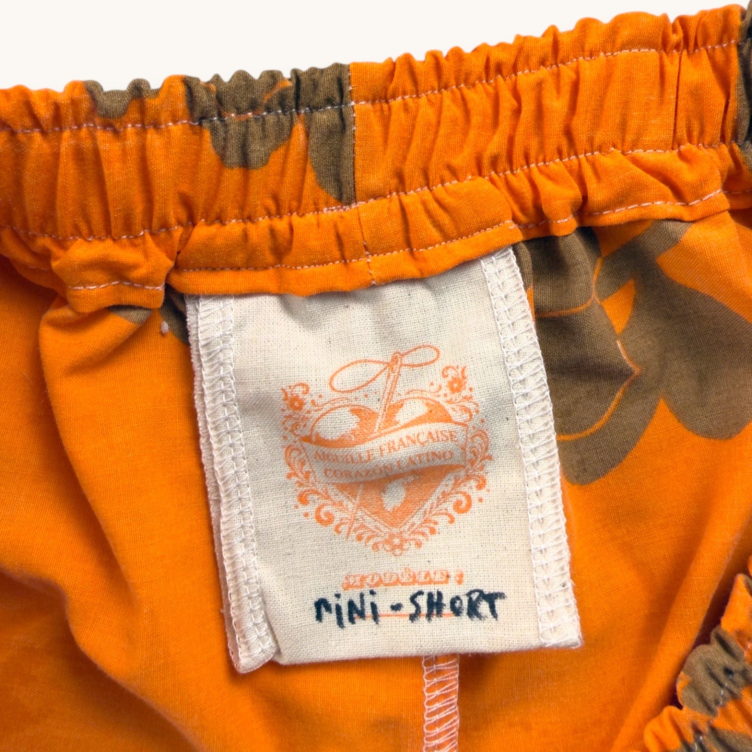 Mini-short Fleurs Seventies Caravane – Collections Fleurs & Années 70 – Quintín