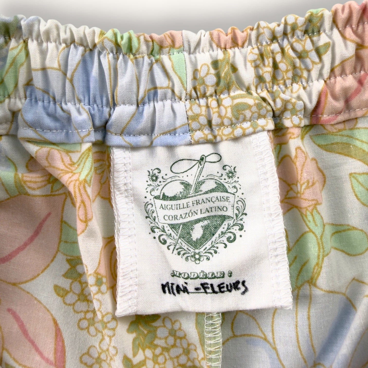 Mini-short Fleurs Pastel Années 70 – Collection Fleurs – Quintín