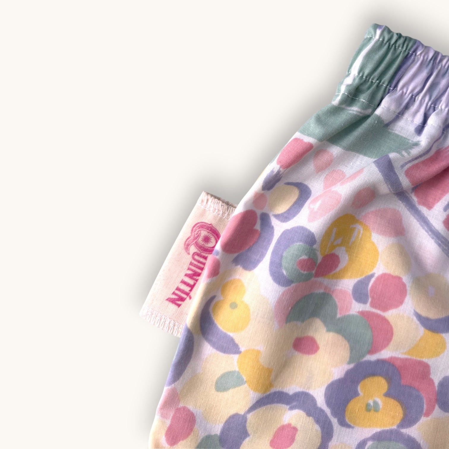 Mini-short Peinture Pastel n°2 – Collection Pop Culture & Rose Bonbon – Quintín