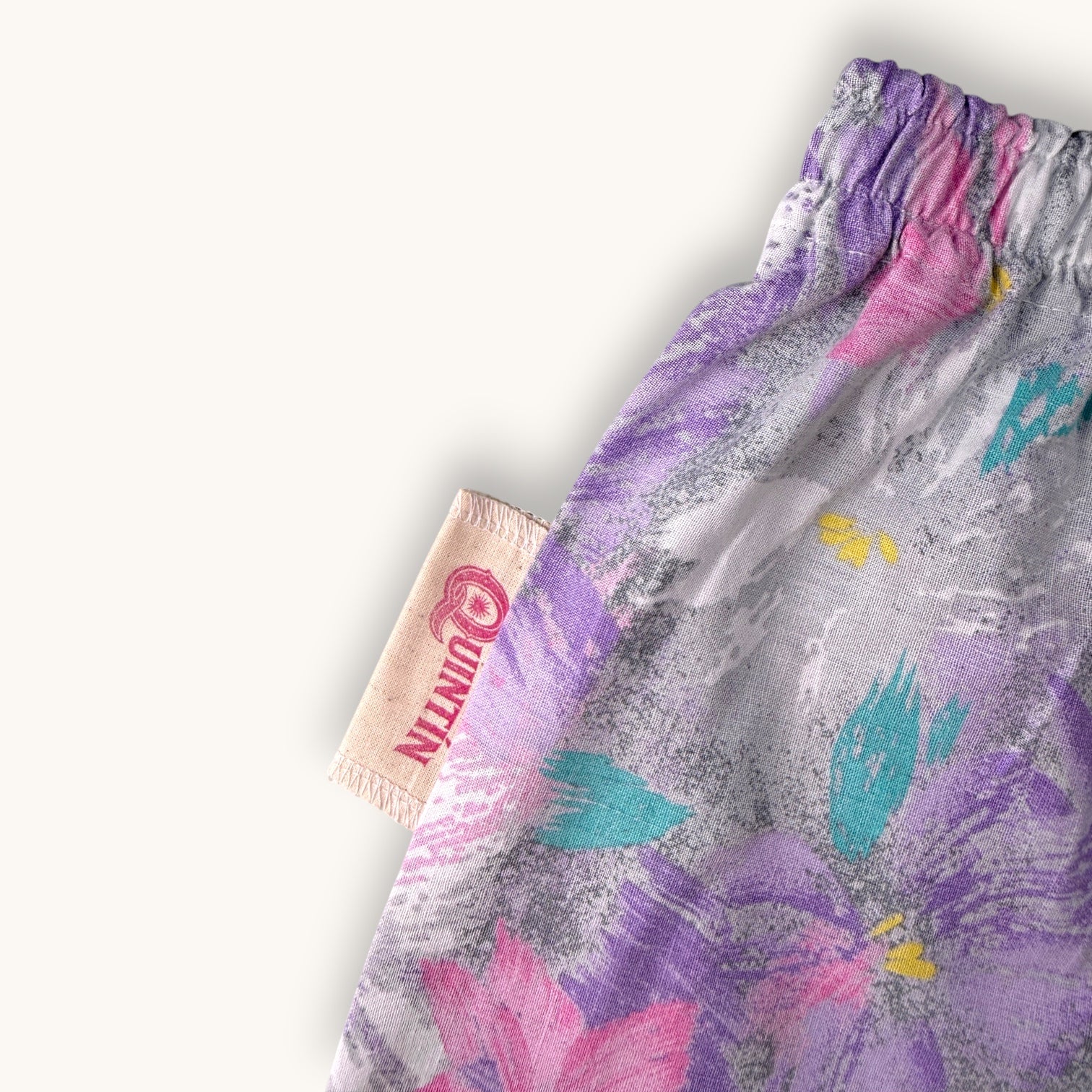 Mini-short Fleuri Années 80 n°2 – Collection Fleurs & Rose Bonbon – Quintín