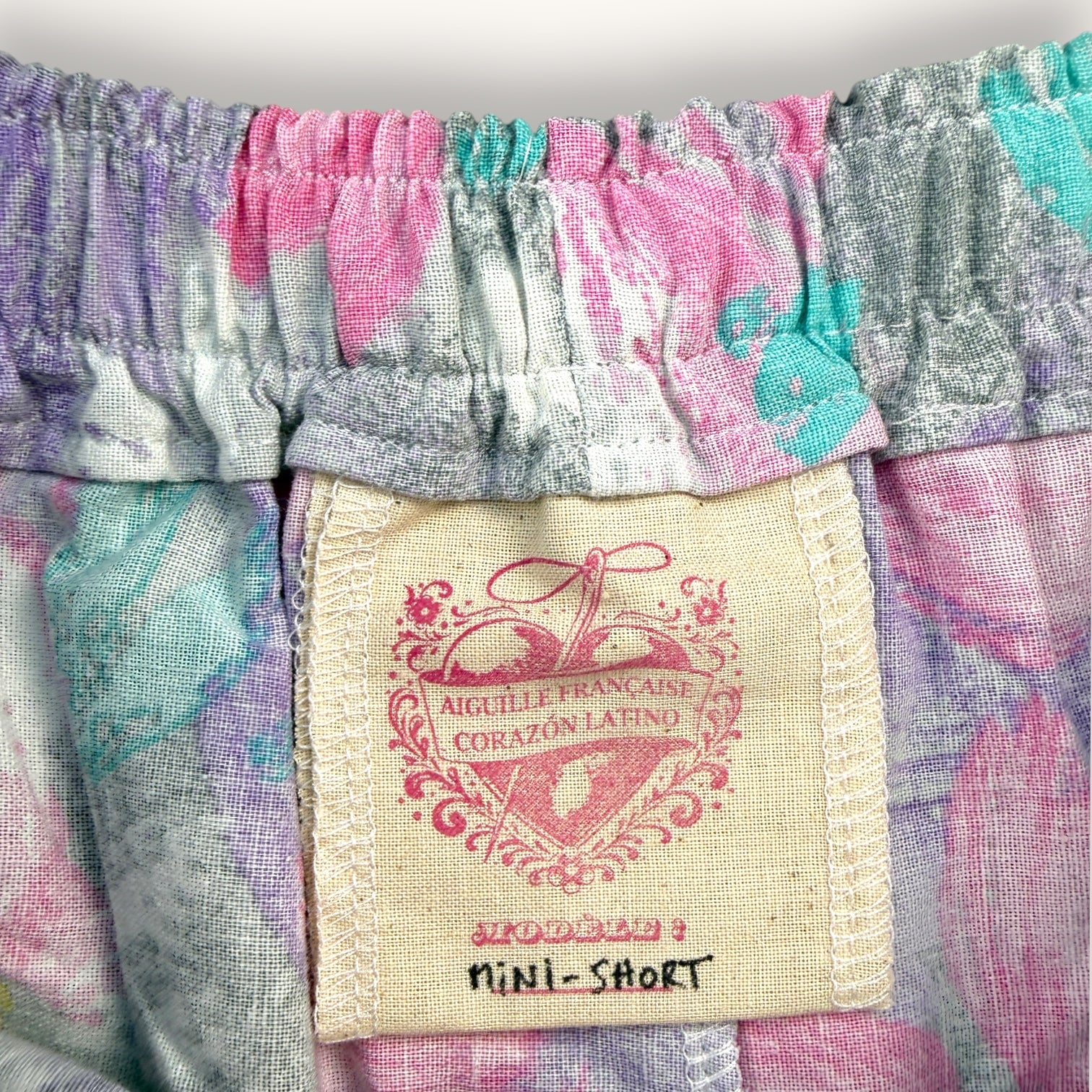 Mini-short Fleurs 90's – Collection Rose Bonbon – Quintín
