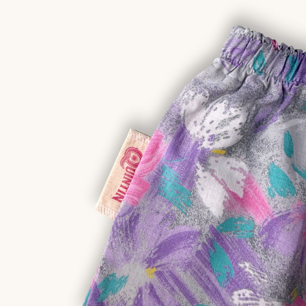Mini-short Fleuri Années 80 – Collection Fleurs & Rose Bonbon – Quintín