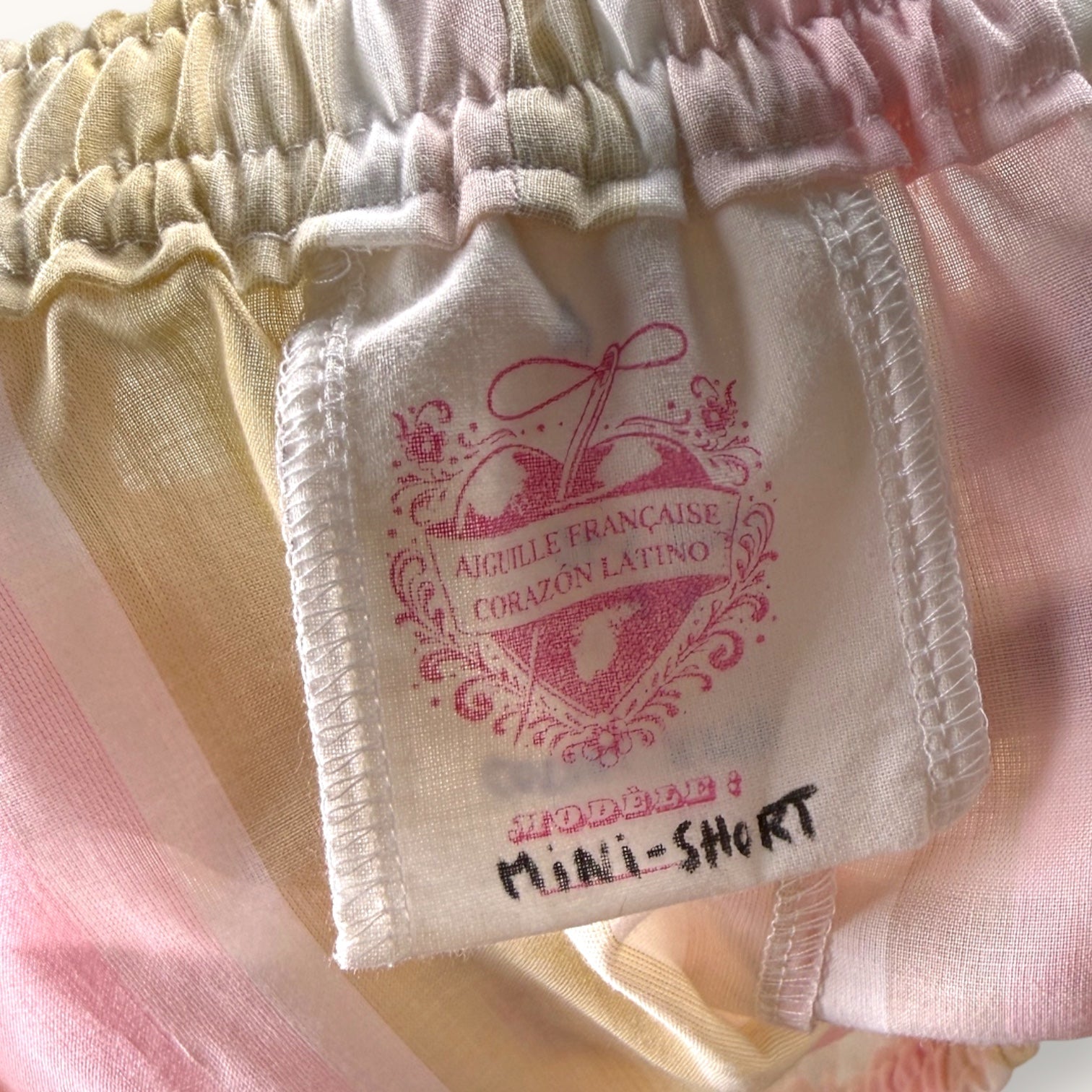 Mini-short Rose Rayé Pastel – Collection Rayé & Rose Bonbon – Quintín