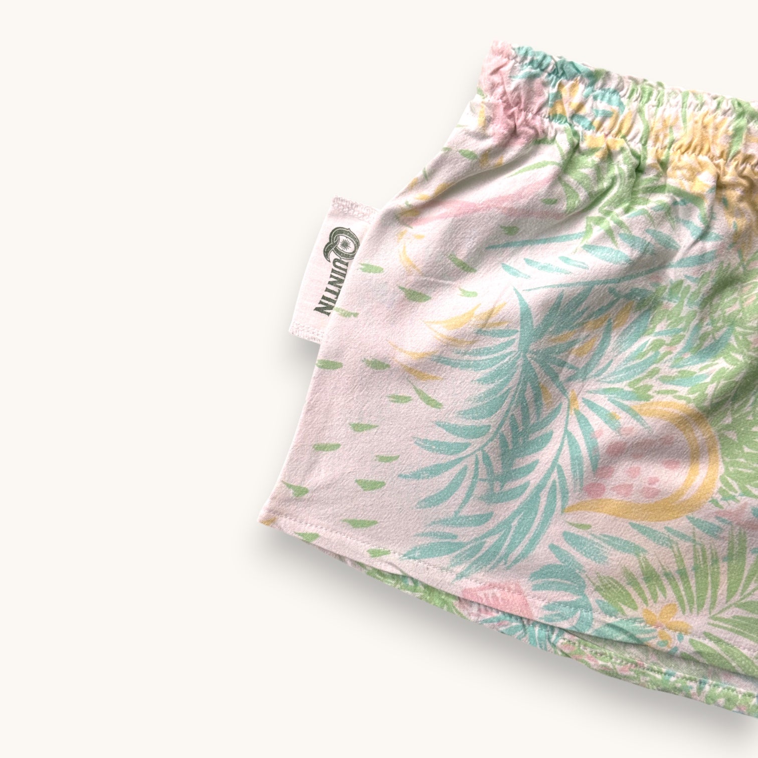 Mini-short Tropic Pastel – Collection Fleurs – Quintín