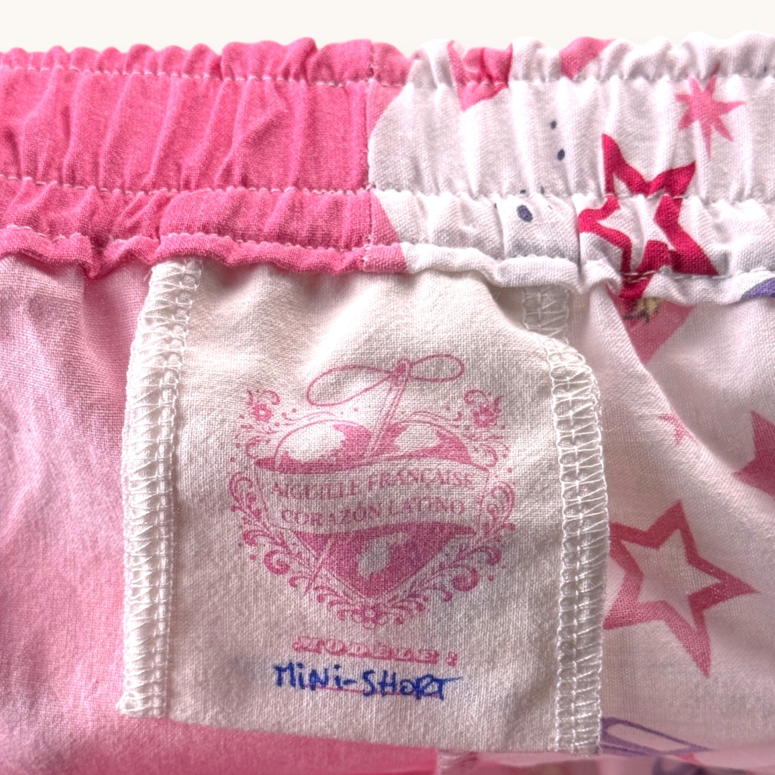 Mini-short Âge 2 Glace Rose n°4 – Pop Culture & Rose Bonbon – Quintín