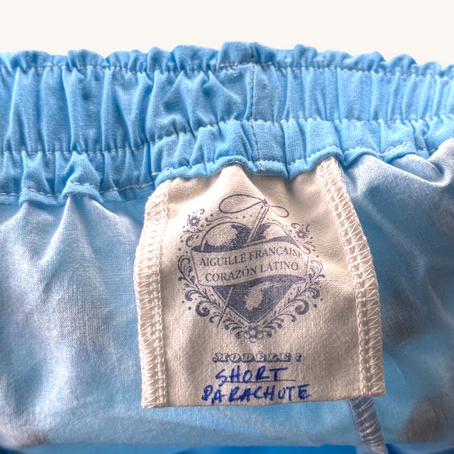 Short Parachute Bleu Piscine – Collection Couleurs Unies – Quintín