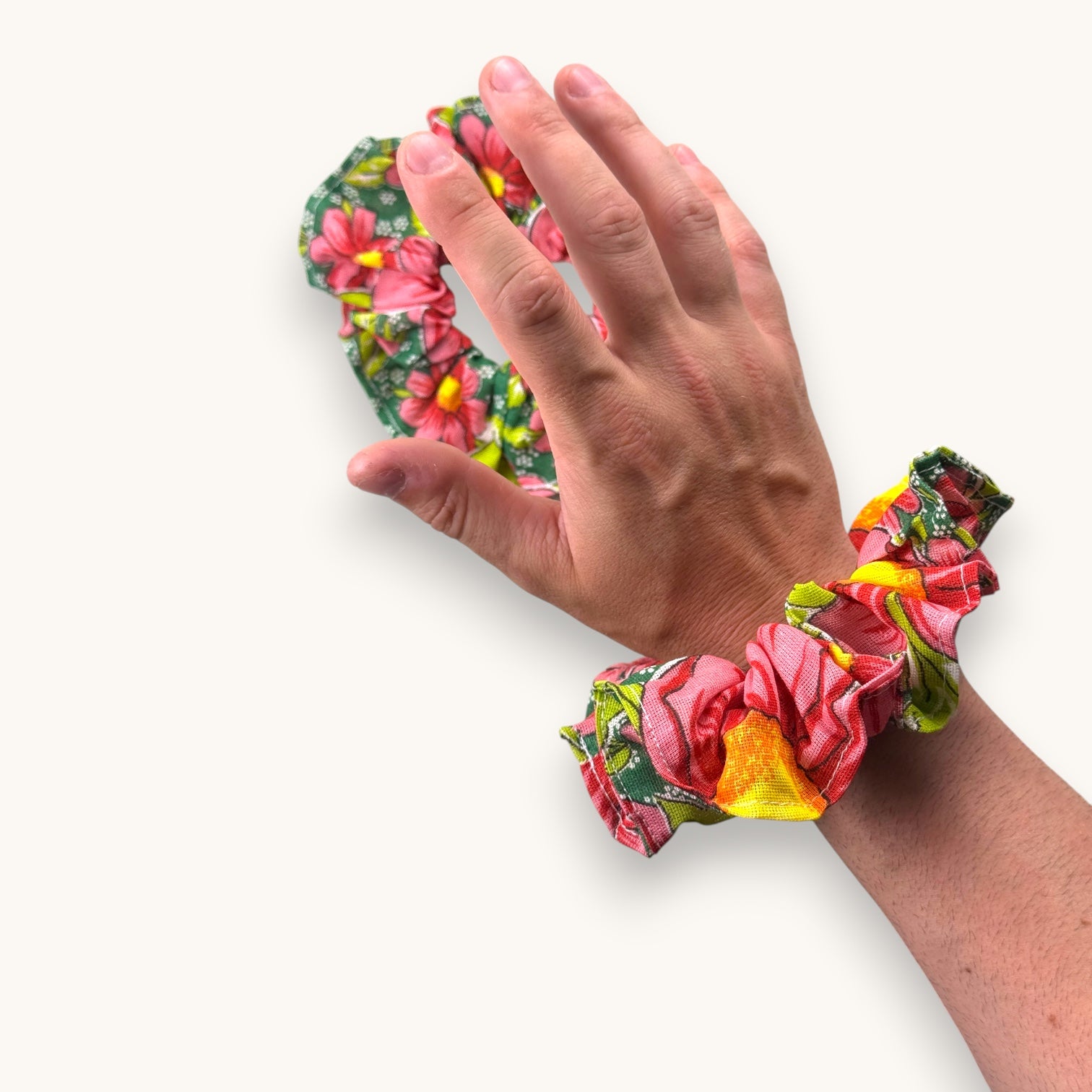 Maxi-Chouchou Chita do Brasil n°2 Fleurs Roses fait main upcyclé – Quintín