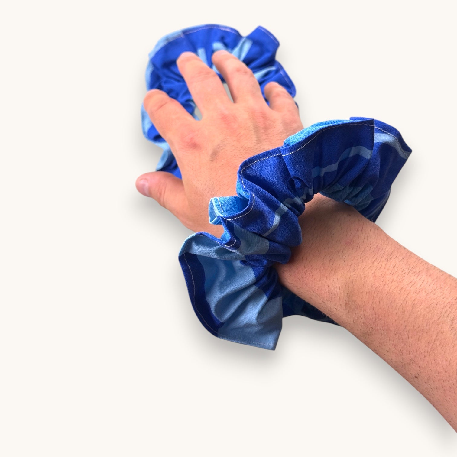Maxi-Chouchou Bleu Cobalt Graphique fait main upcyclé – Quintín