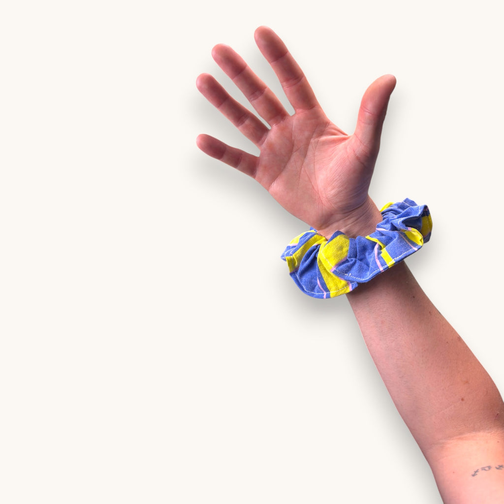 Maxi-Chouchou Rayures 90's Bleu Jaune fait main upcyclé – Quintín