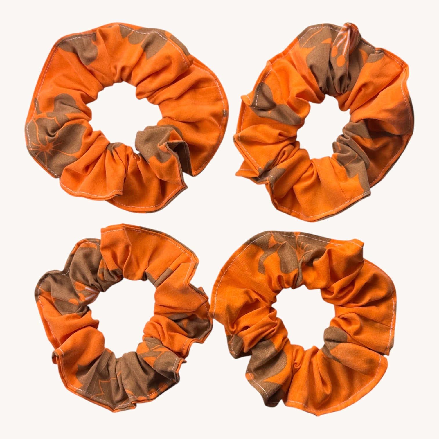 Maxi-Chouchou Orange Fleurs Vintage fait main upcyclé – Quintín