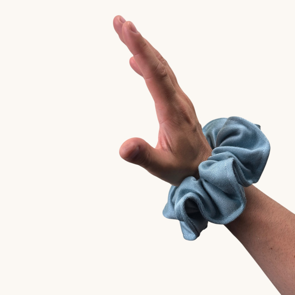 Maxi-Chouchou Satin Bleu Acier fait main upcyclé – Quintín