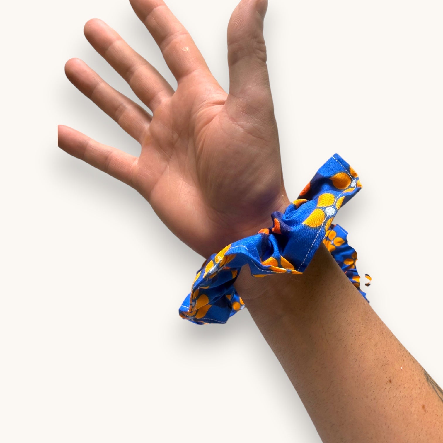 Chouchou Graphique Bleu & Orange fait main upcyclé – Quintín