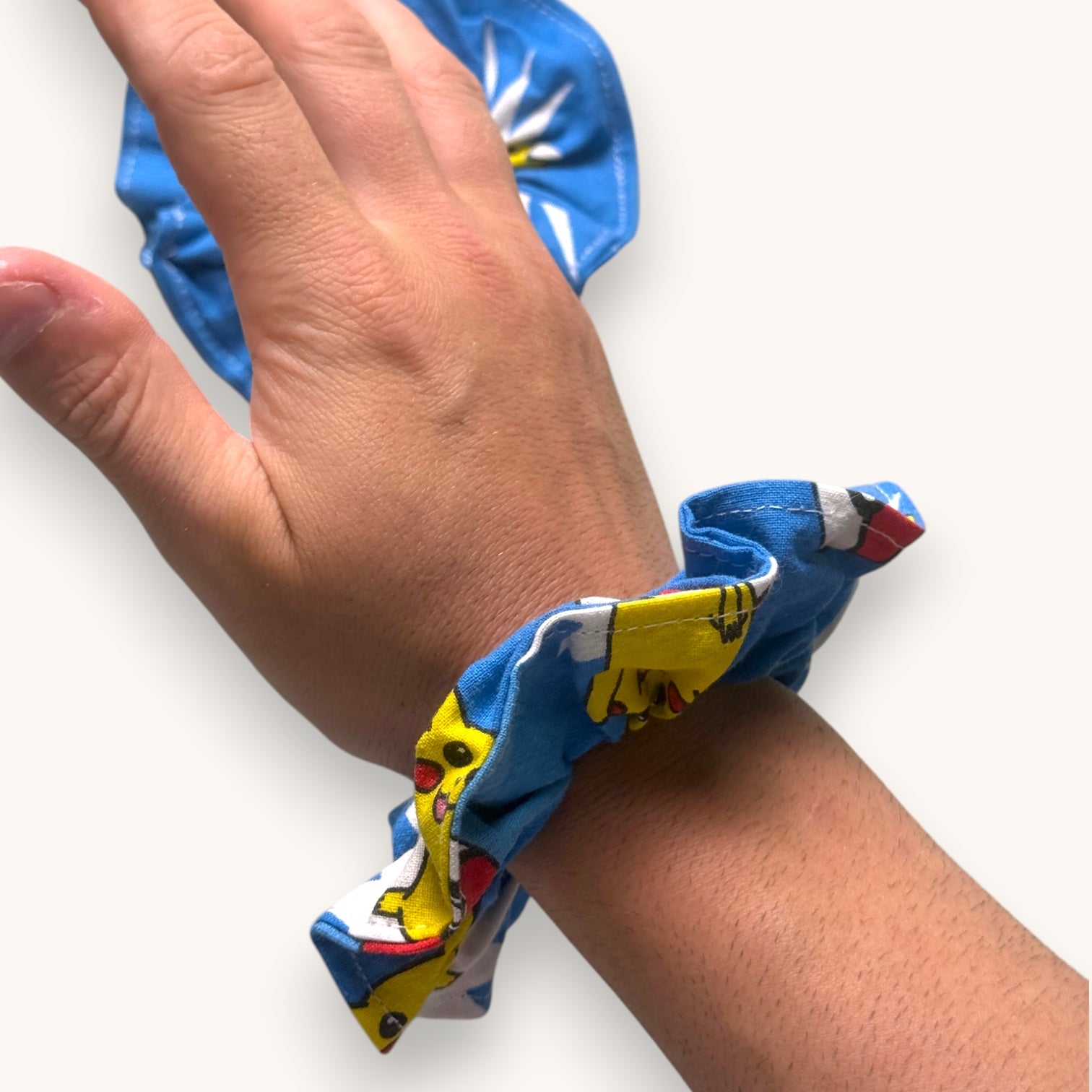 Chouchou Pokémon fait main upcyclé – Quintín