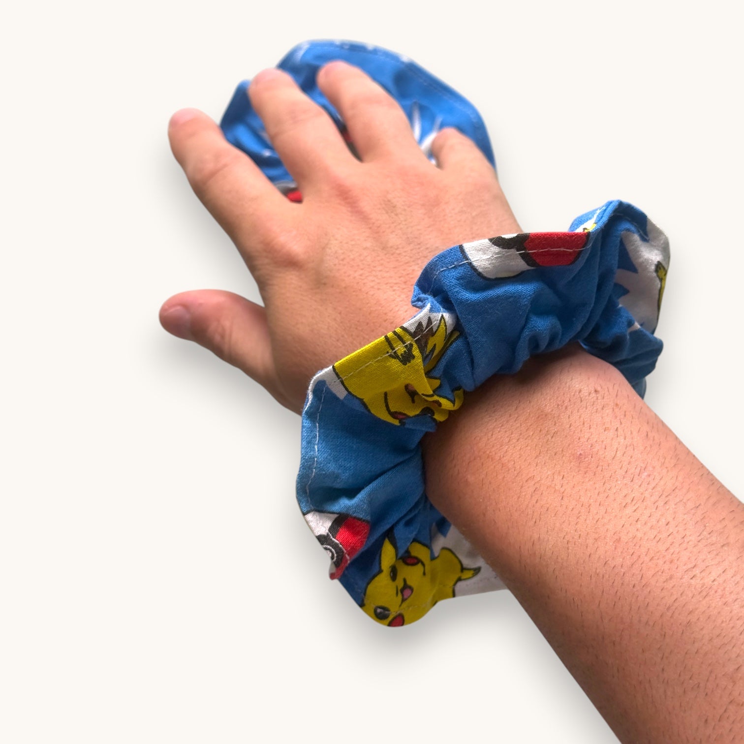 Chouchou Pokémon fait main upcyclé – Quintín