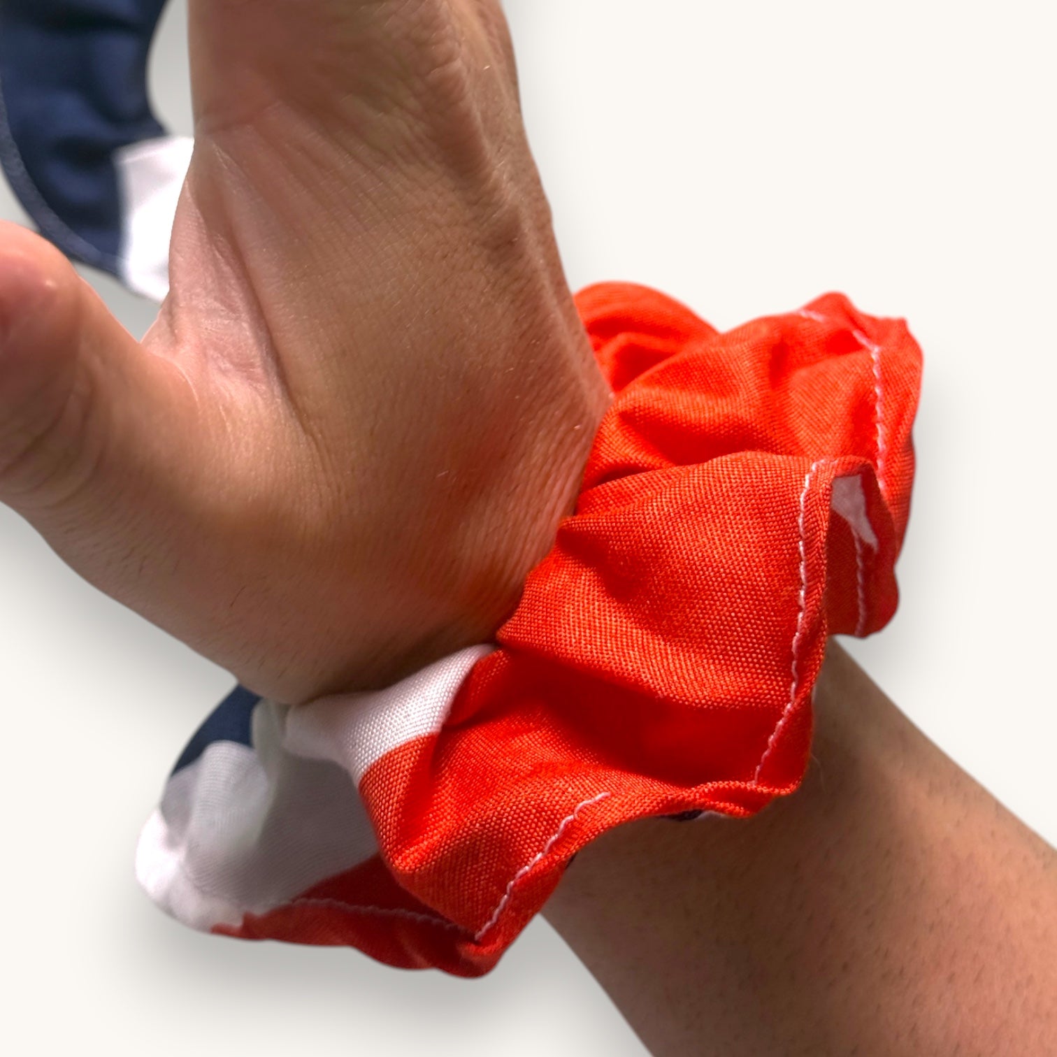 Chouchou Union Jack fait main upcyclé – Quintín