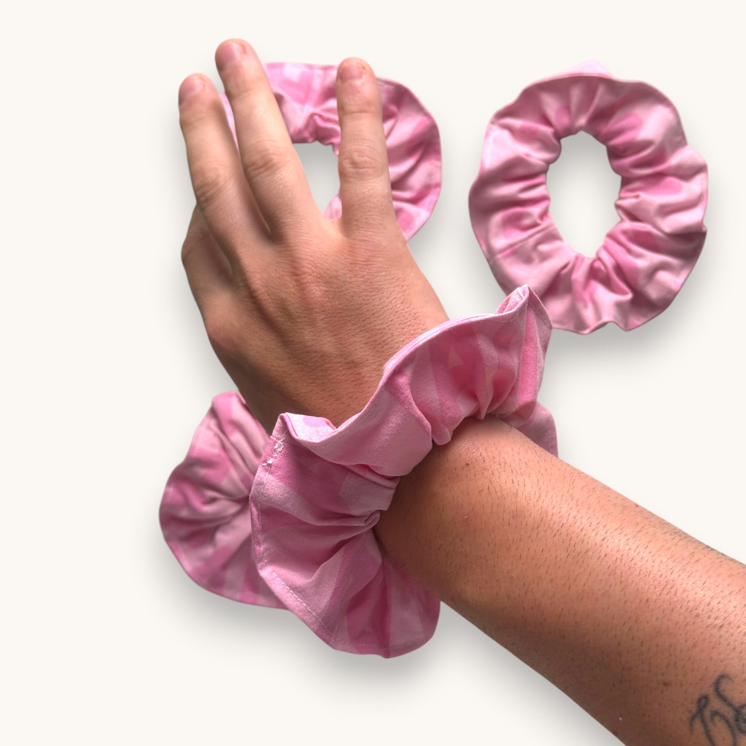 Chouchou Rose Haribo fait main upcyclé – Quintín
