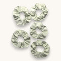 Chouchou Vert Pastel fait main upcyclé – Quintín