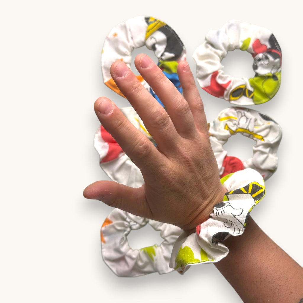 Chouchou Disney Années 70 fait main upcyclé – Quintín